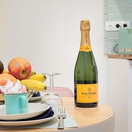 Guestrust - Arc De Triomphe باريس