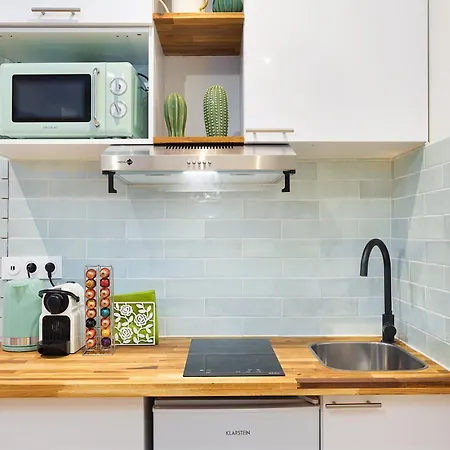 Guestrust - Arc De Triomphe باريس