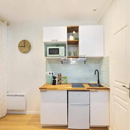 Guestrust - Arc De Triomphe * باريس